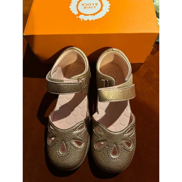 Livie & Luca Other - NIB Livie & Luca Petal 2.0 Rose Gold Shoes Size 3Y NEW